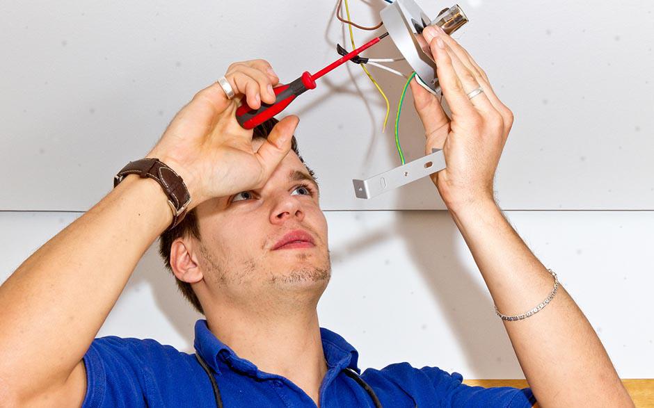 tarif horaire d'un électricien Paris 12