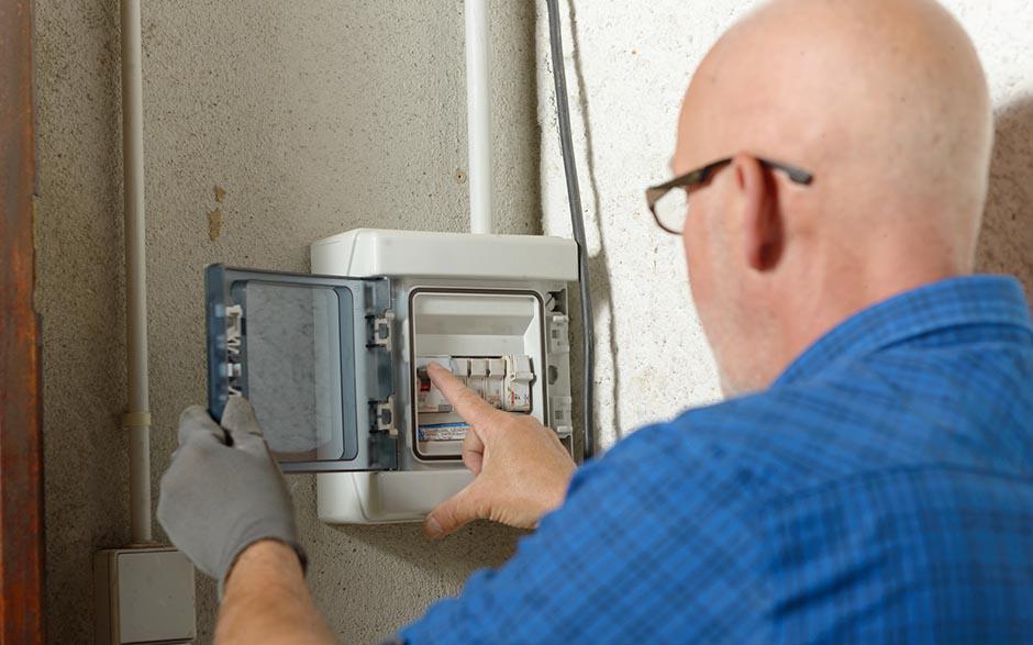 tarif horaire d'un électricien Paris 12